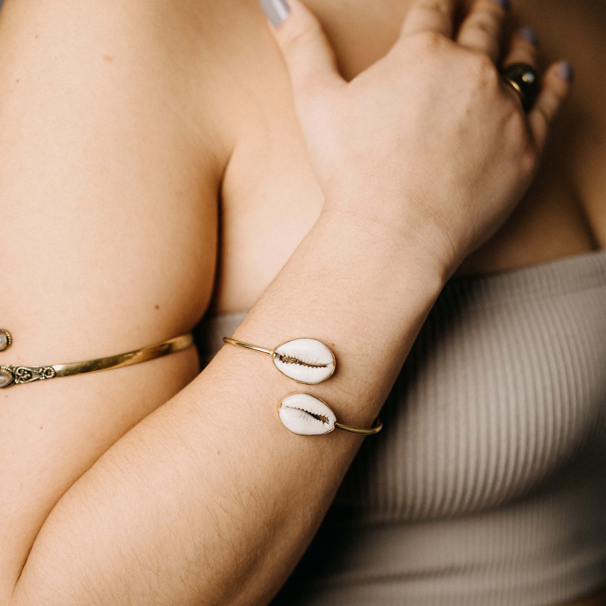 Cowrie Gold/Silver Bangle