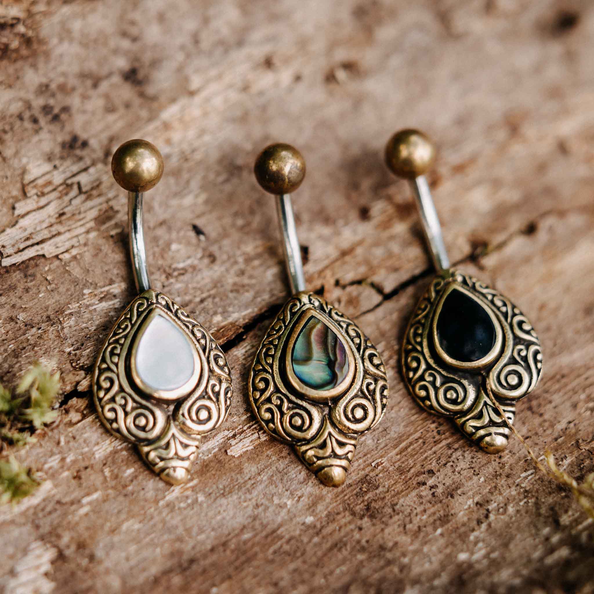 Belly Button Piercing Skadi Gold Healing Stone