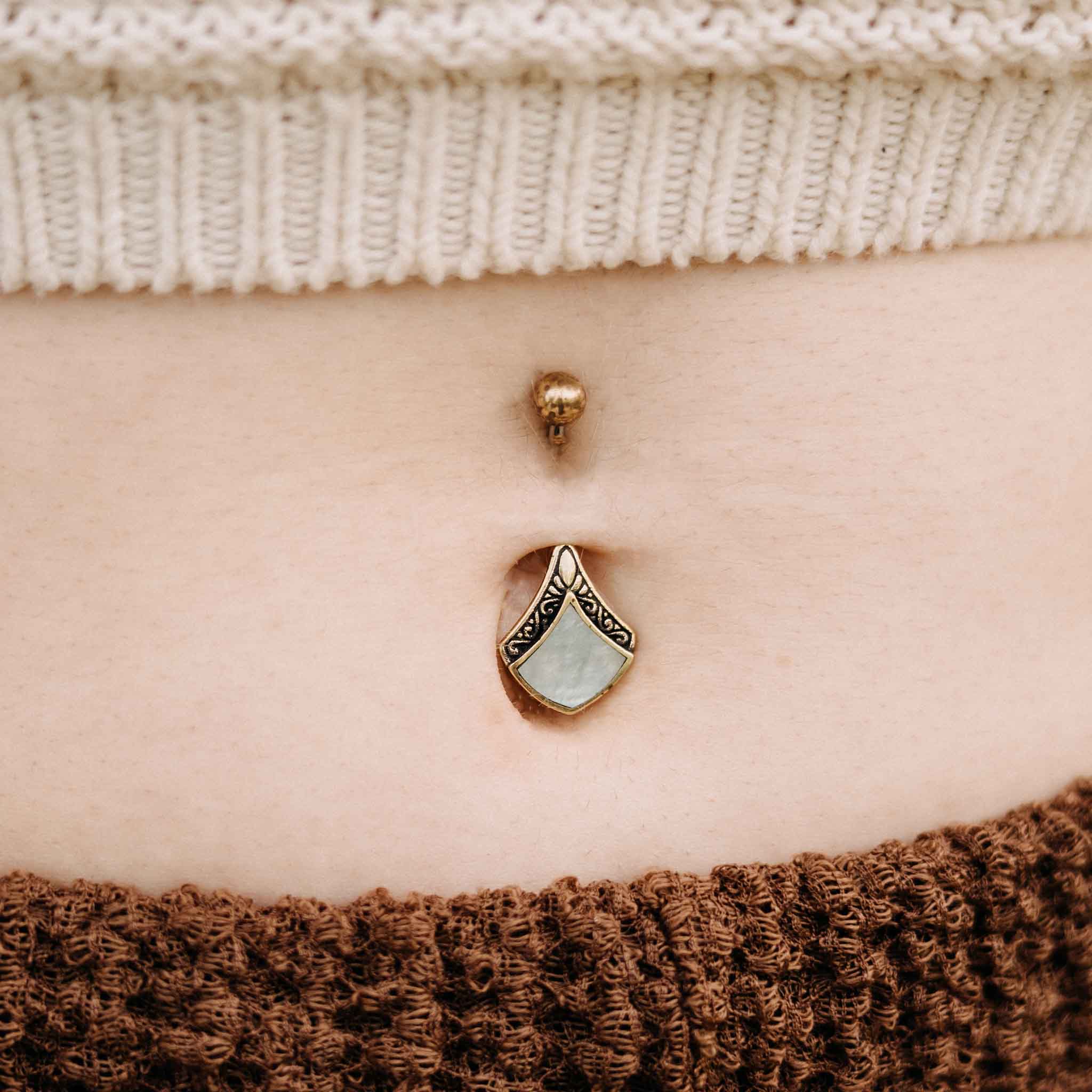 Belly Button Piercing Loki Gold Healing Stone