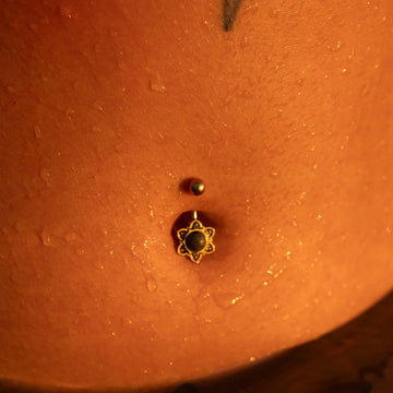 Bauchnabelpiercing Sira