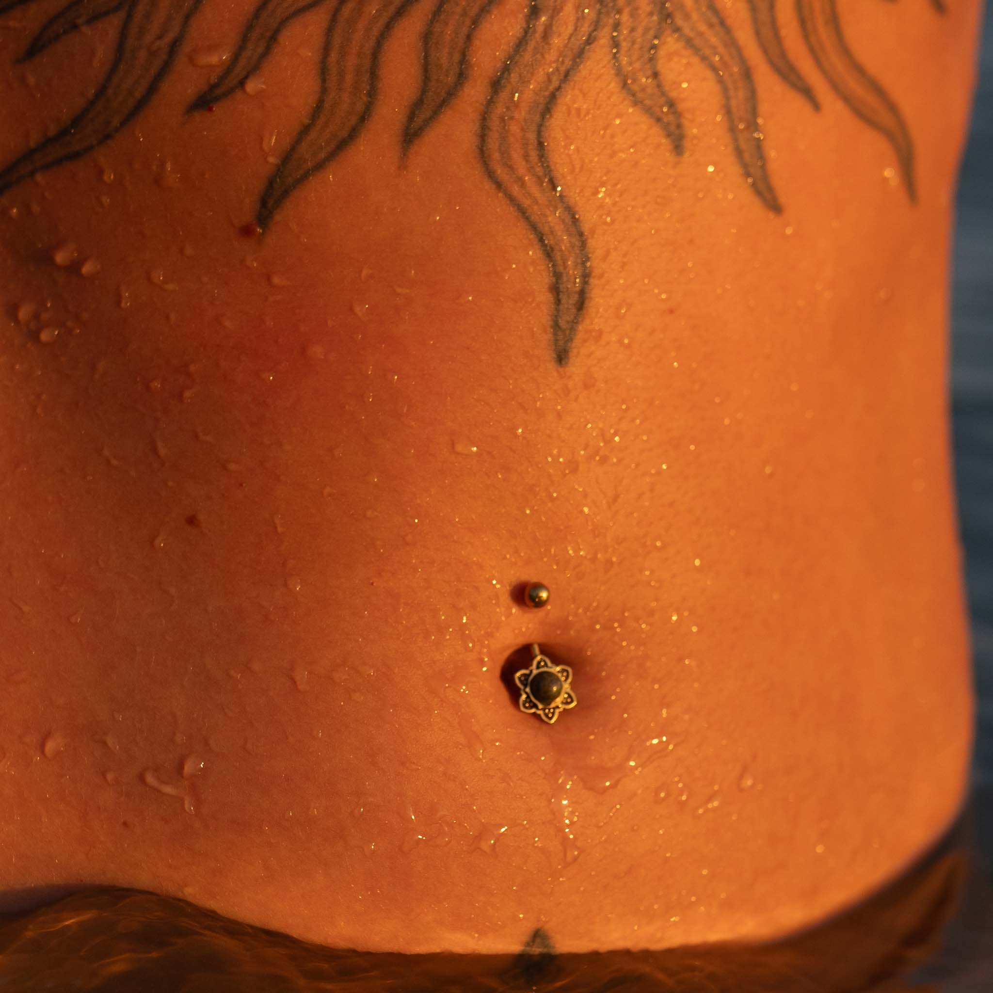 Bauchnabelpiercing Sira