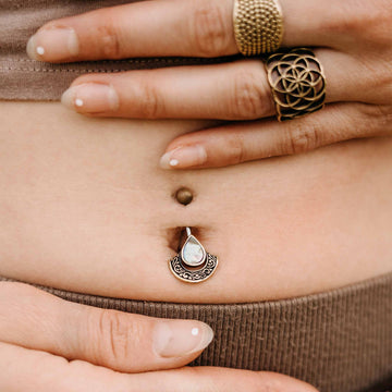Belly Button Piercing Freya Gold Healing Stone