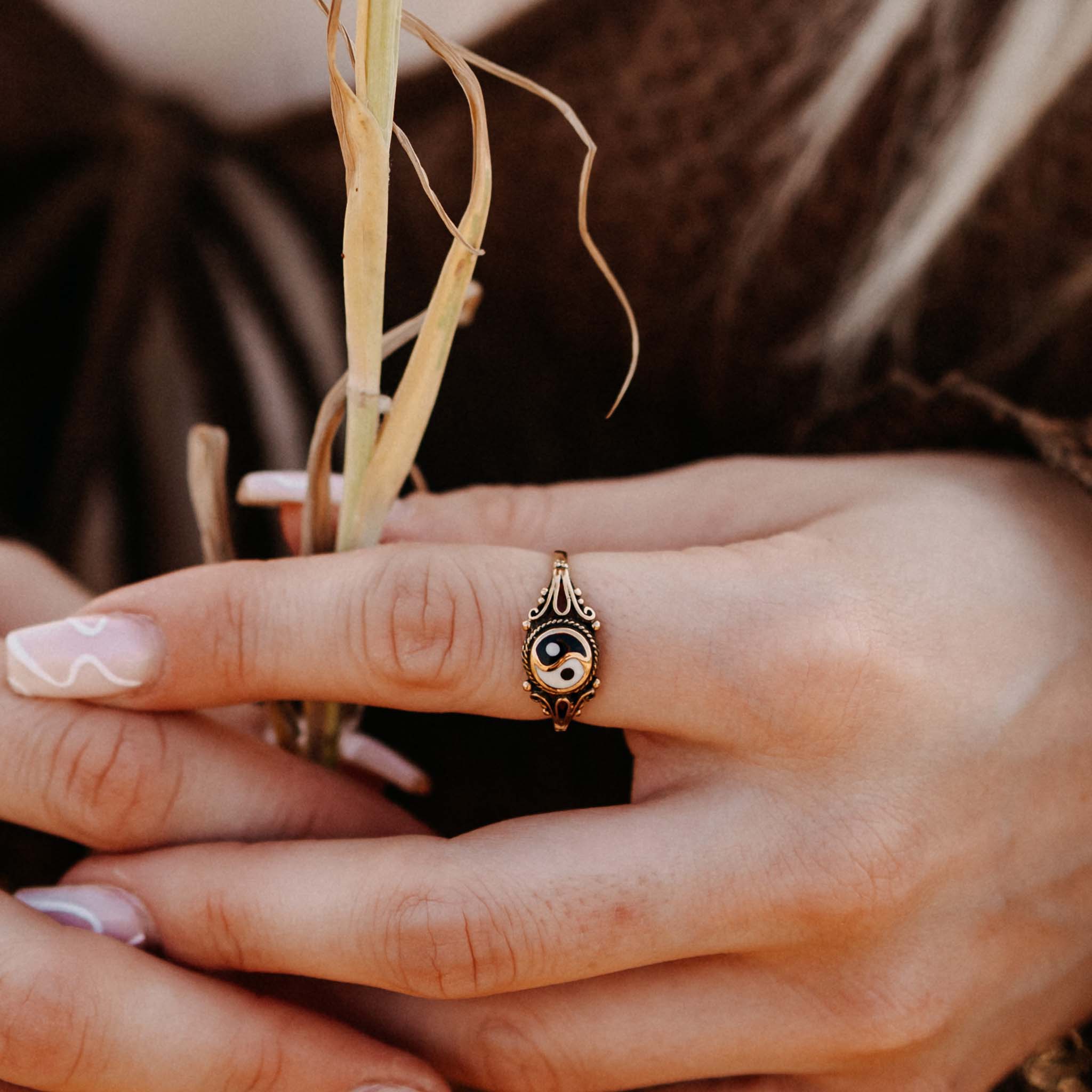 Finger ring Yin Yang Gold