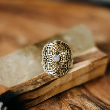 Kari Gold Agate Ring