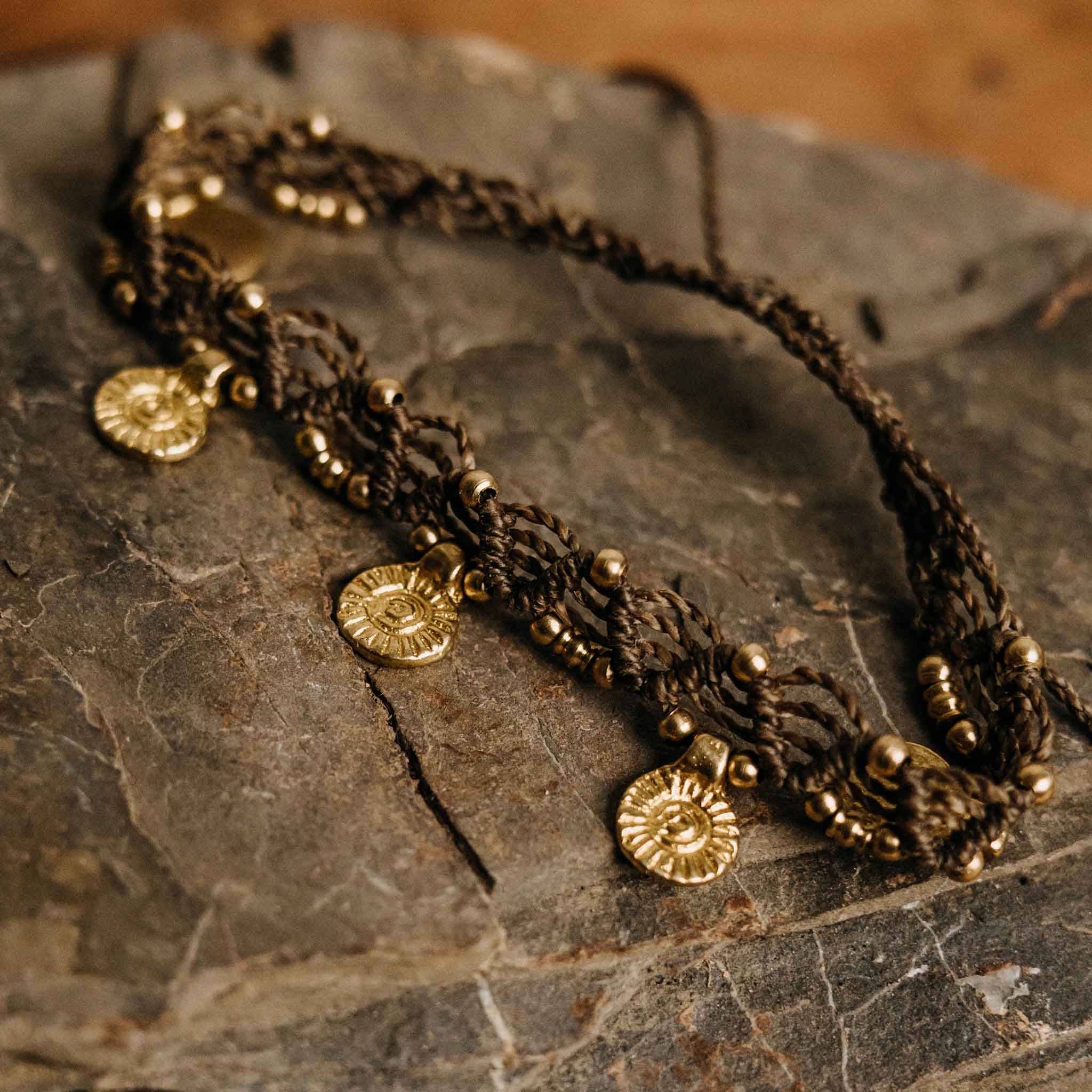 Fußkette Zyphira Gold Braun