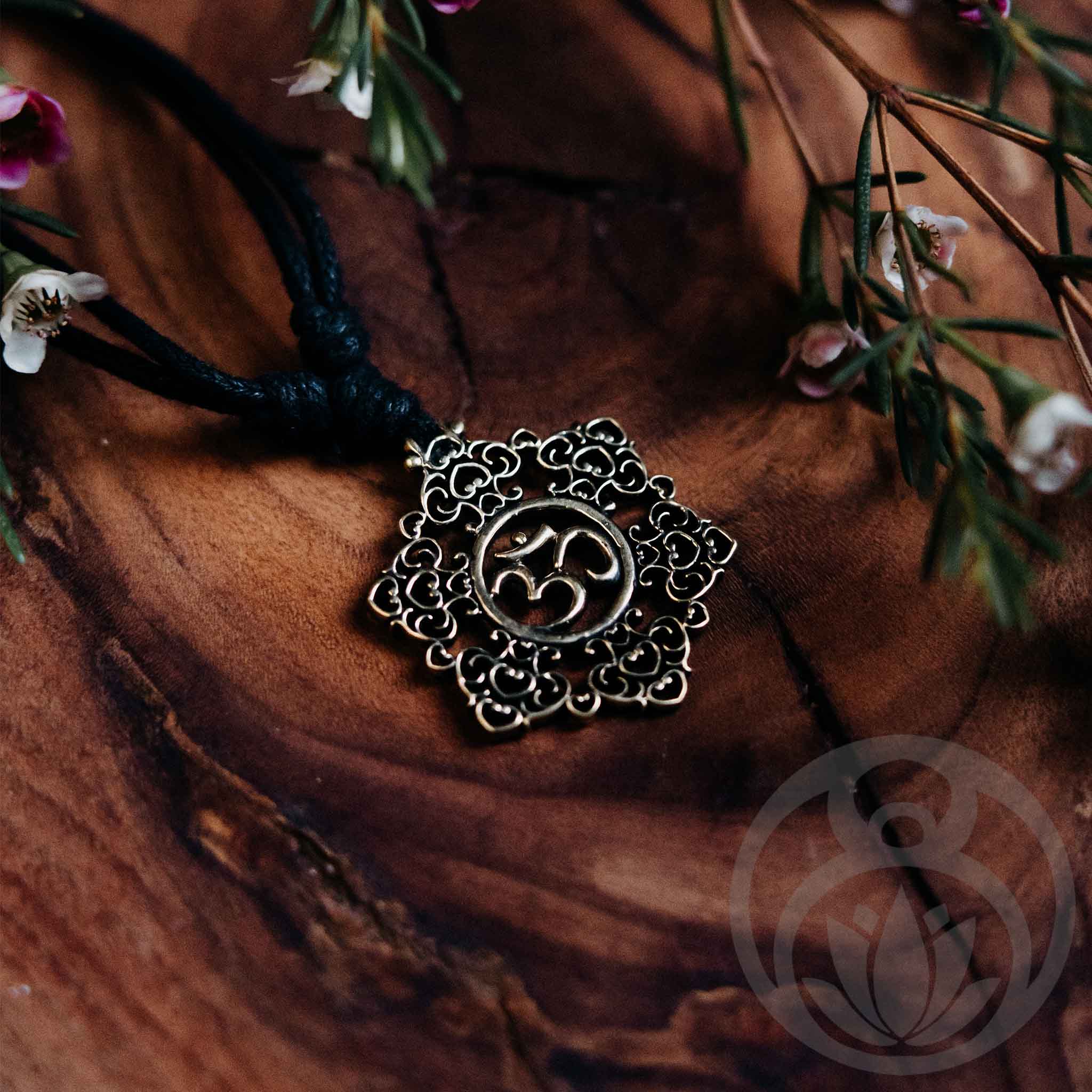 Necklace Aum Mandala Gold