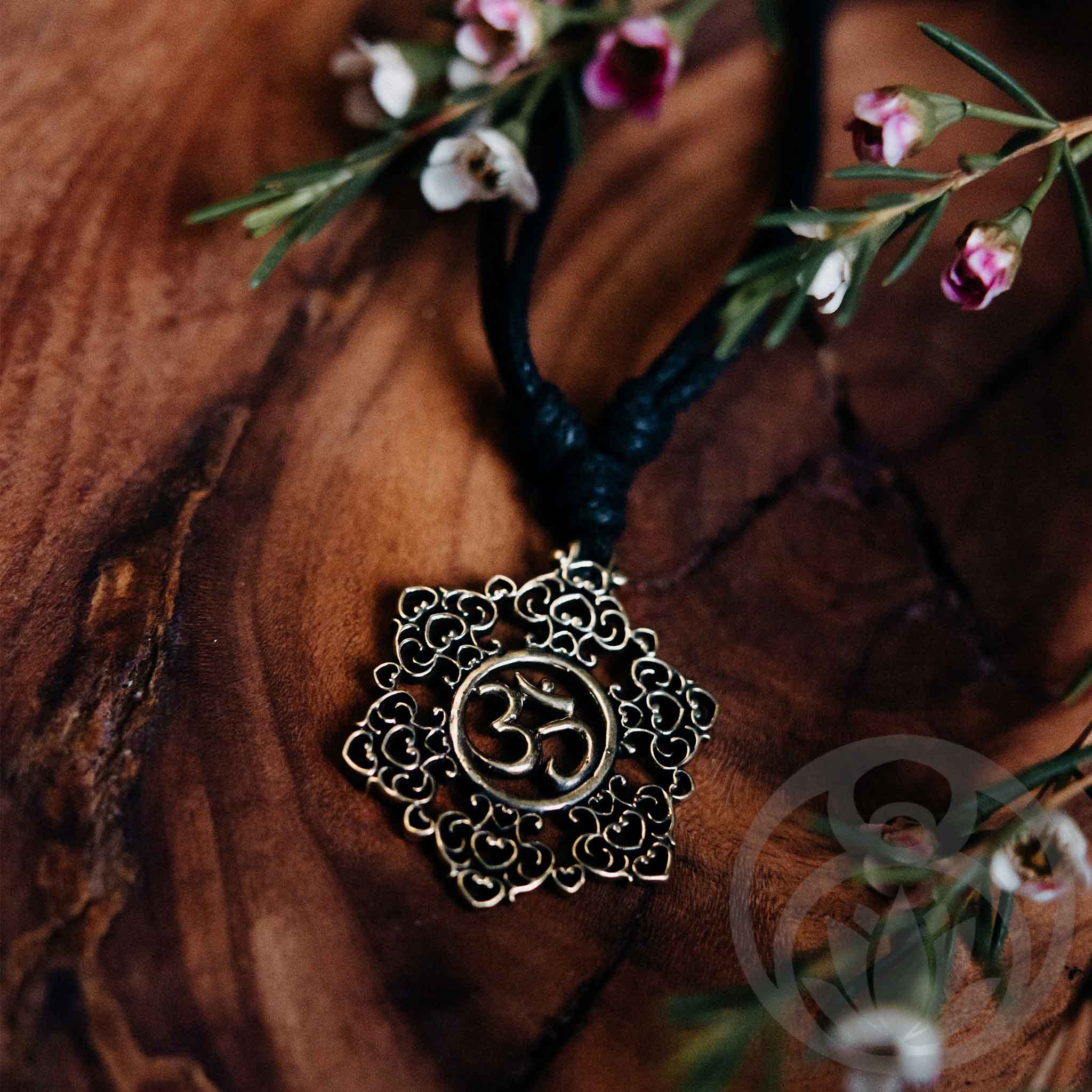 Necklace Aum Mandala Gold