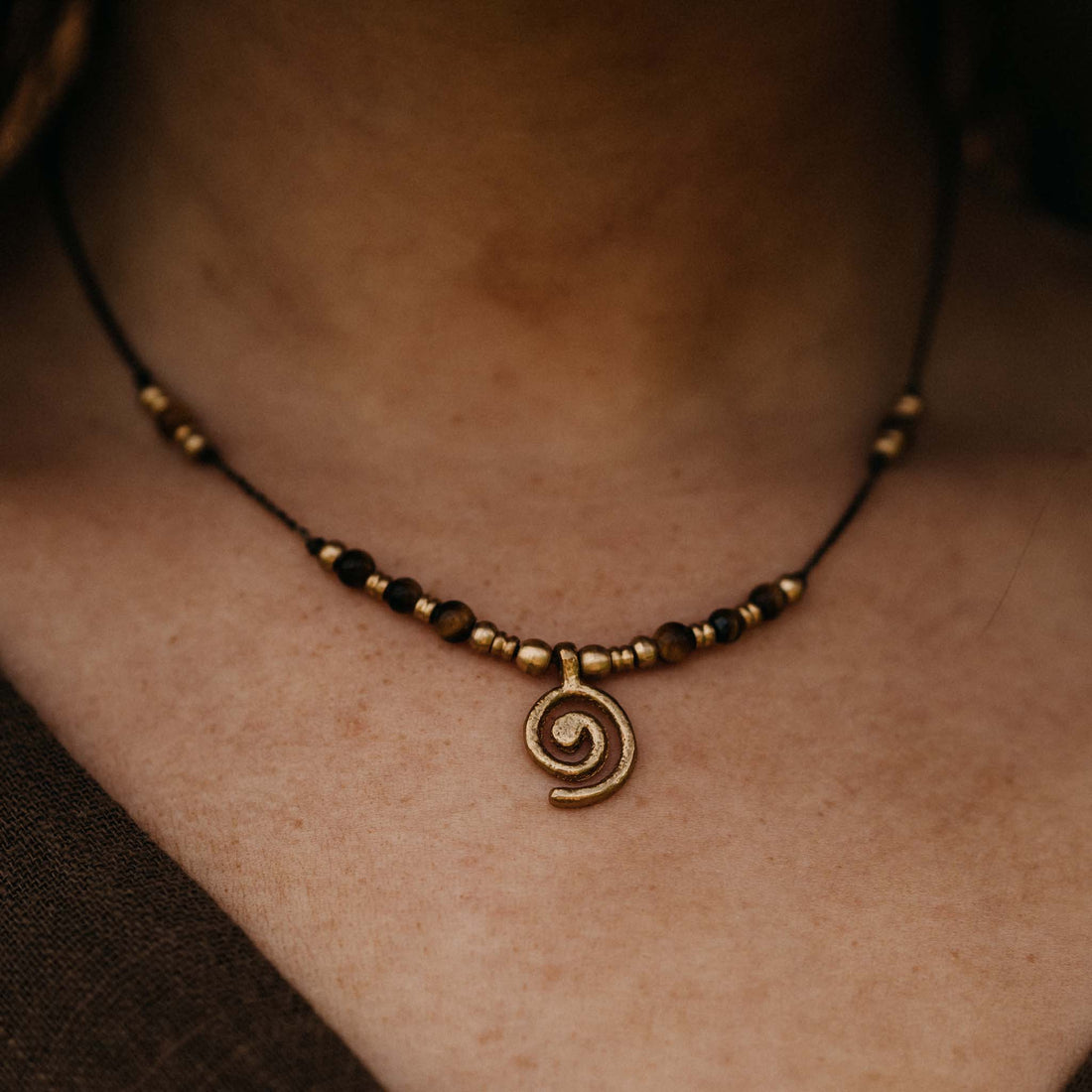 Halskette Lyvoria Gold Tigerauge