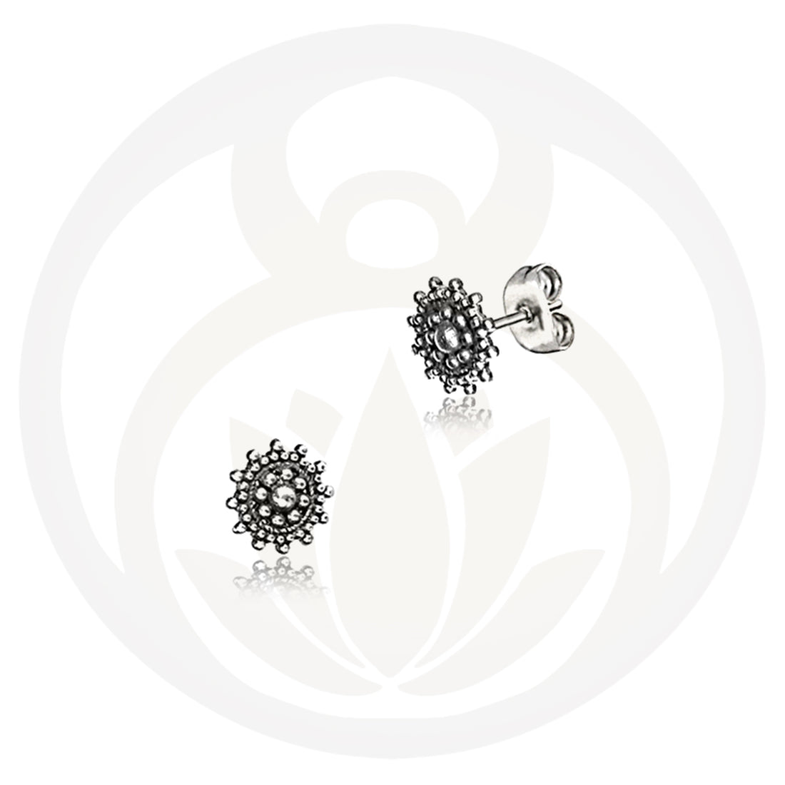Toivo Silver Stud Earrings