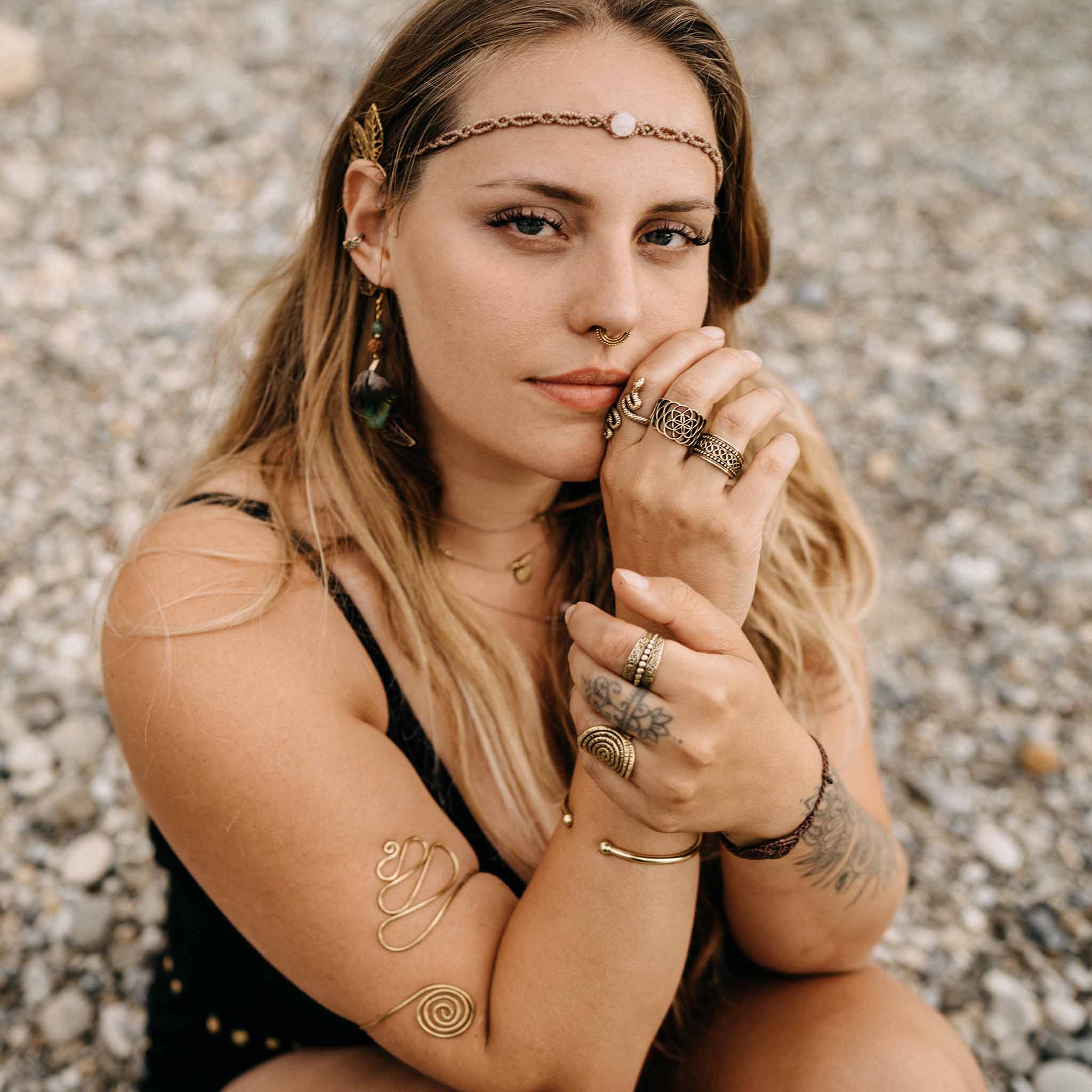 Priya Gold upper arm bracelet