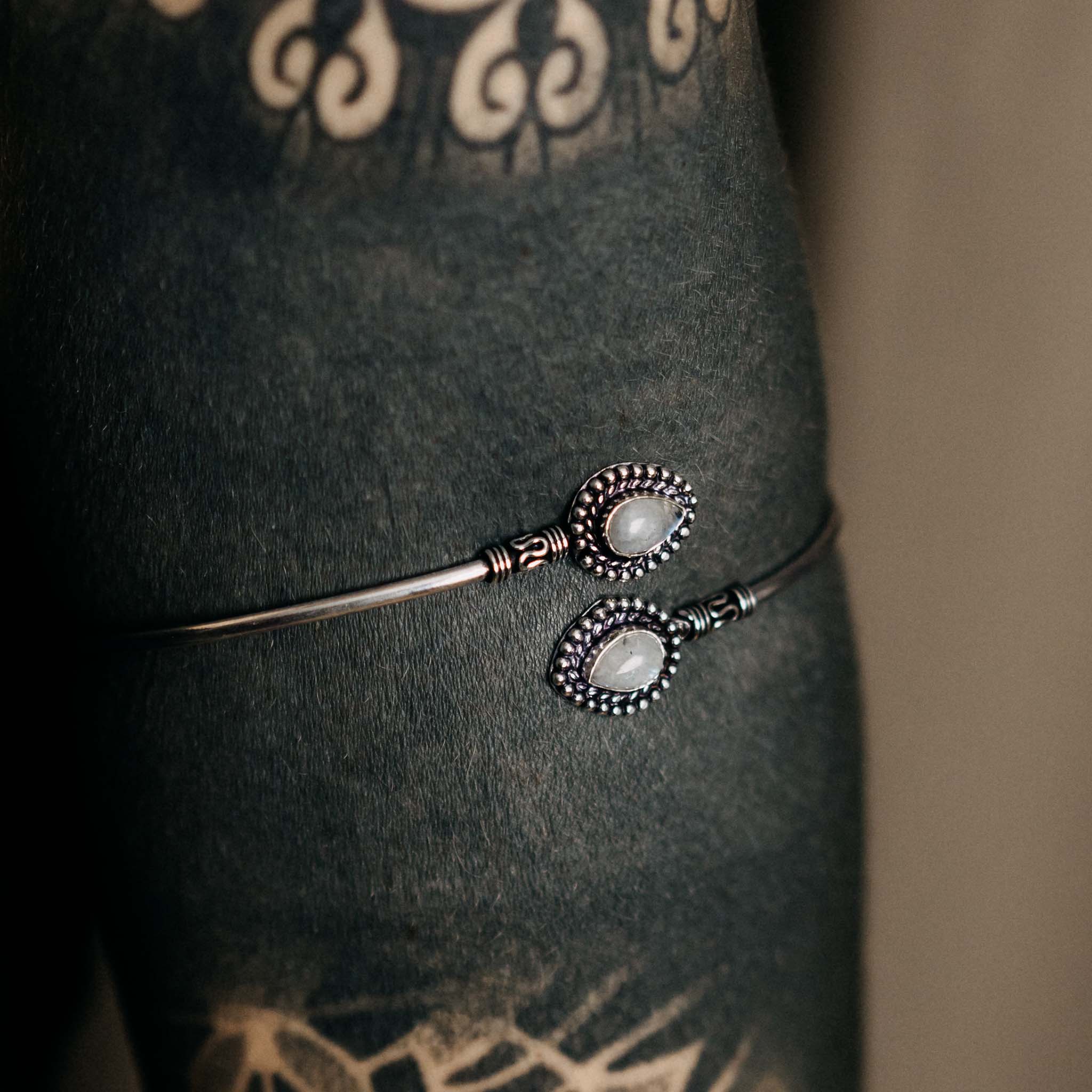 Upper arm band Devika Silver