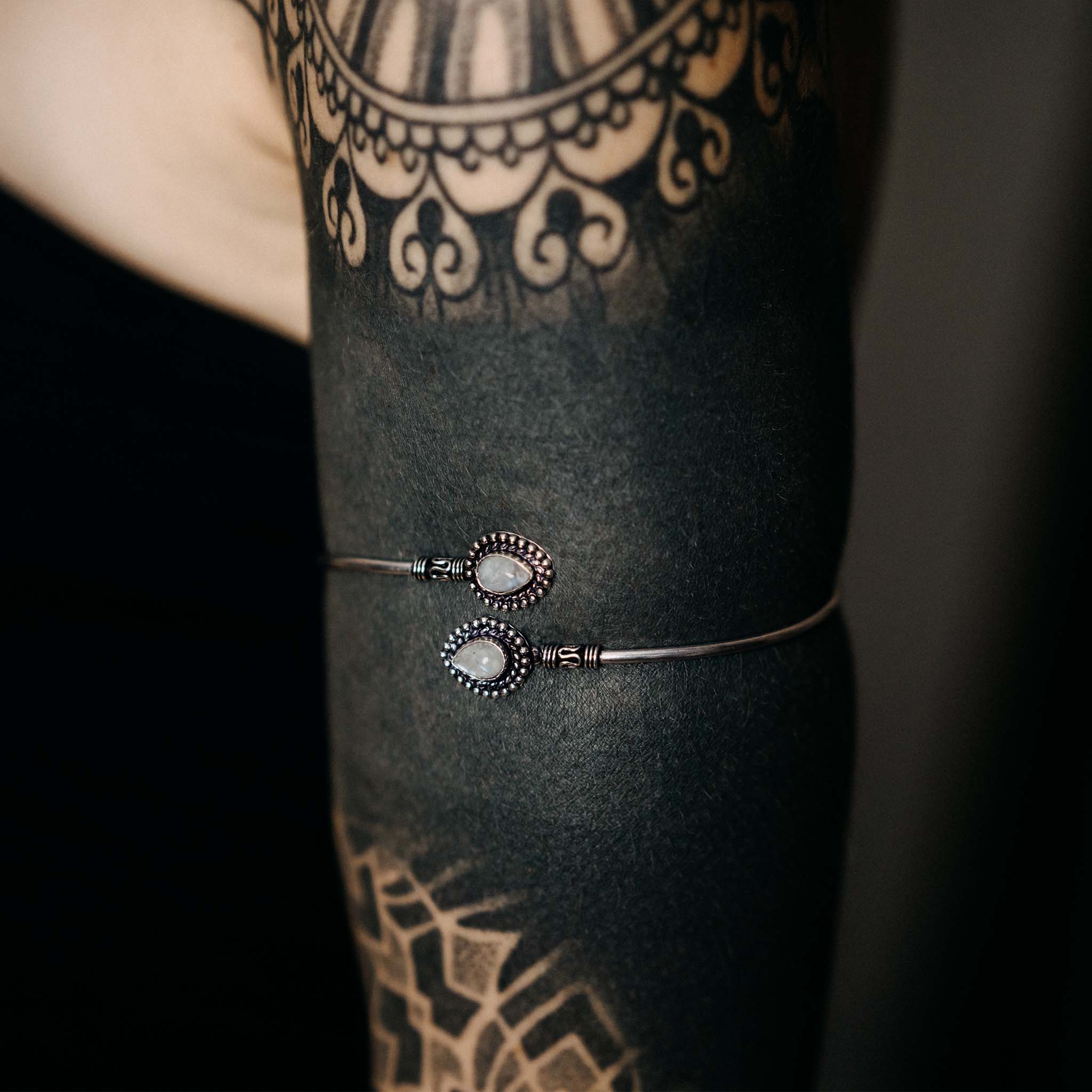 Upper arm band Devika Silver