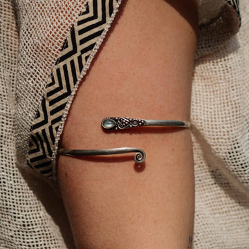Upper arm band Mana Silver