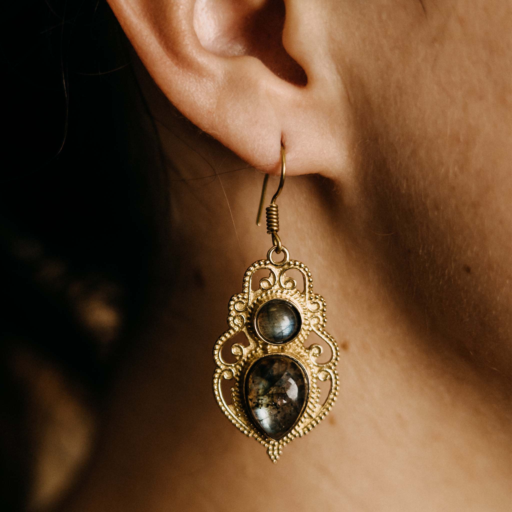 Ohrringe Rekha Labradorid Gold