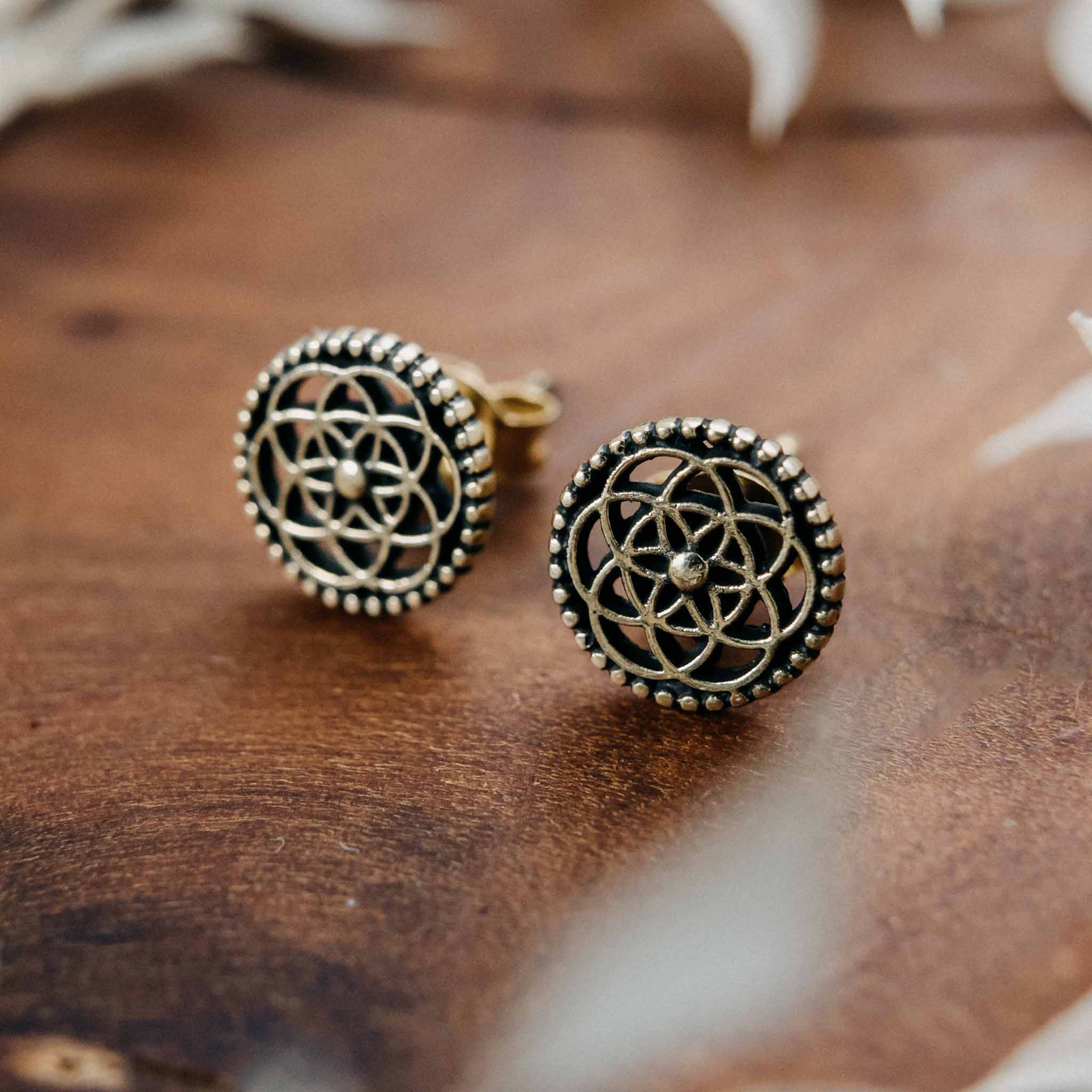 Ear studs flower of life gold