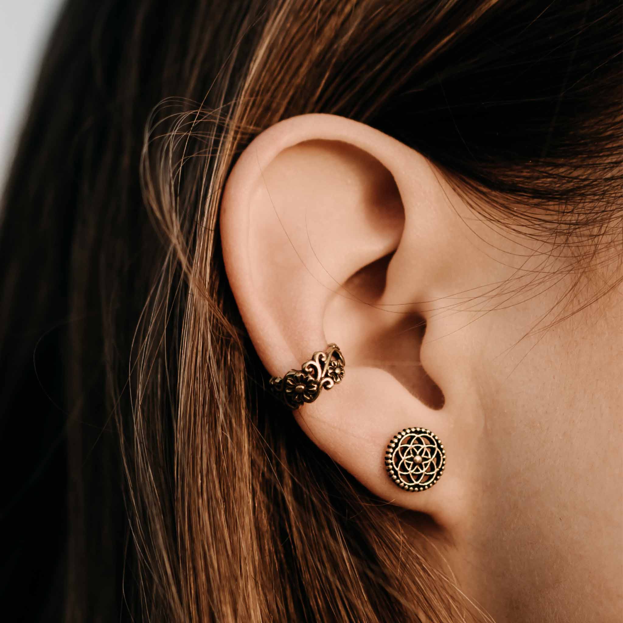 Ear studs flower of life gold