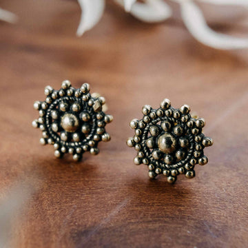 Ear studs Toivo gold