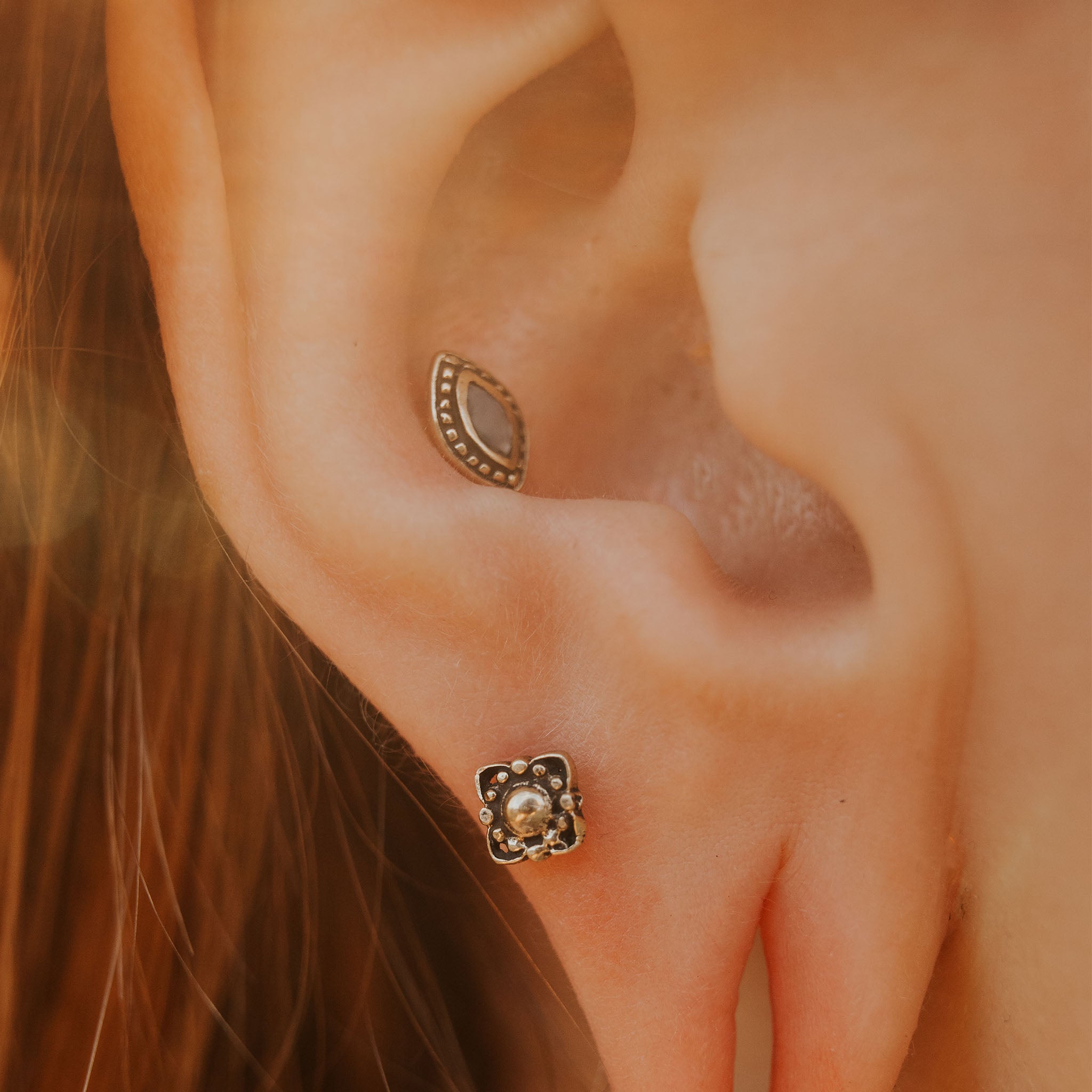 Jaluna small gold earrings