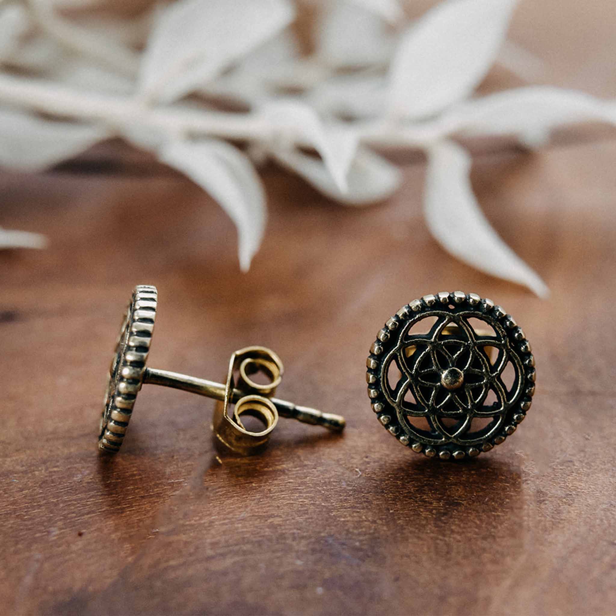 Ear studs flower of life gold