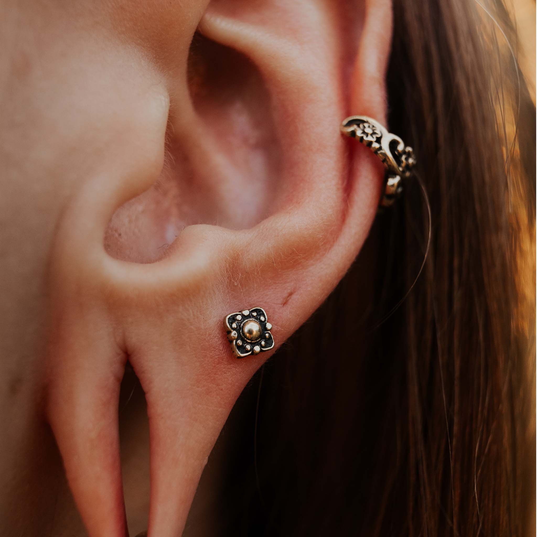 Jaluna small gold earrings