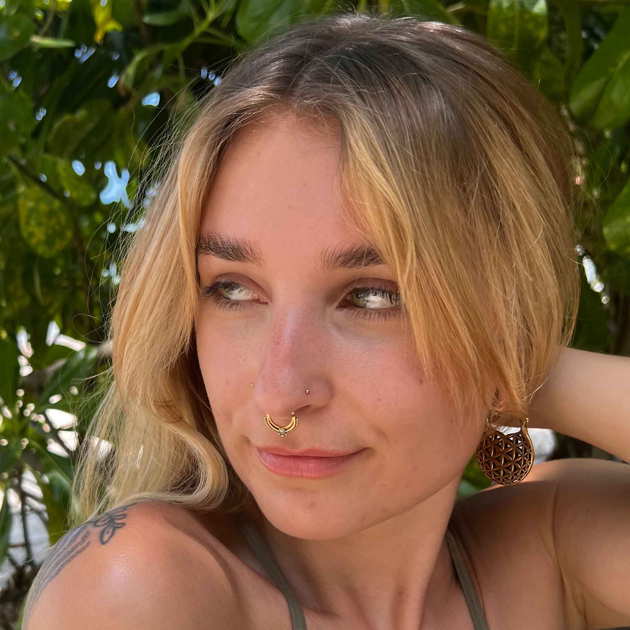 Septum filigree opal pattern