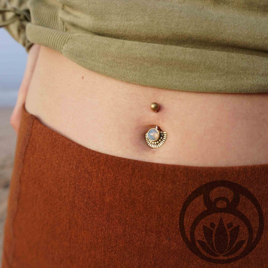 Belly button piercing Sven Gold healing stone